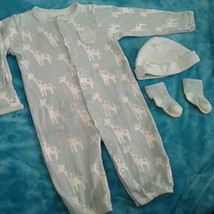 Convertible giraffe sleeper with hat and socks
